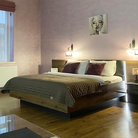 Apartment Жд Вокзал, Центр Lviv Buitenkant foto