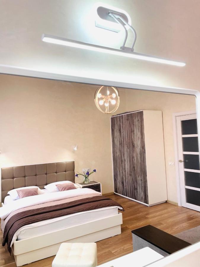 Apartment Жд Вокзал, Центр Lviv Buitenkant foto